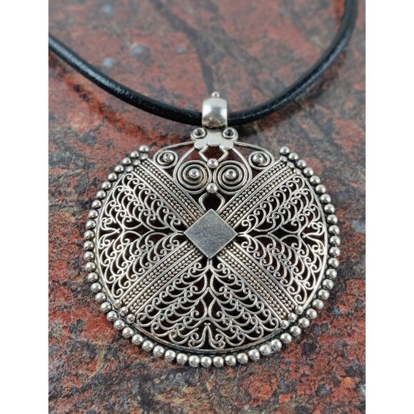 Ethno Silver Medallion Pendant Necklace Black Leather Cord Indie Curl Pattern - Picture 6 of 7